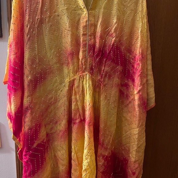 Vibrant Ethnic Tie and Dye Tops - Picture 2 of 5